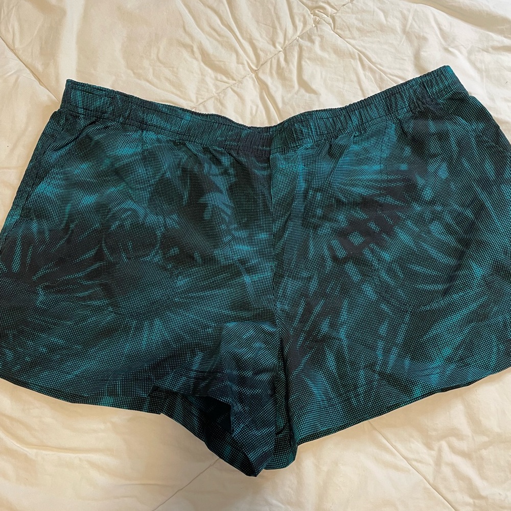 Columbia XL activewear shorts